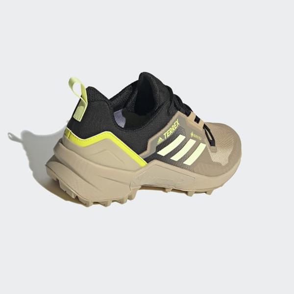 Zapatillas Trekking Adidas Terrex Swift R3 GORE-TEX Hombre Chile Beige - JKWTFO418